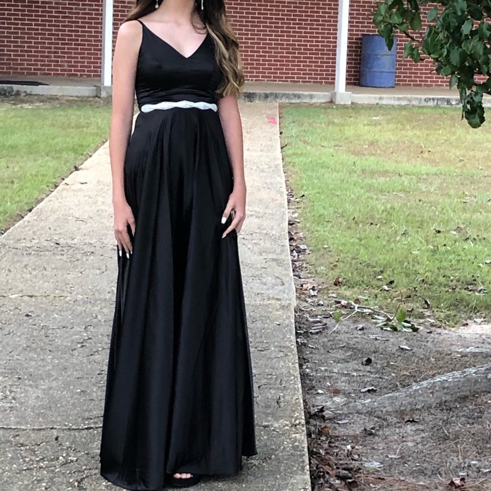 Black Long Formal Dress With Rhinestone Belt